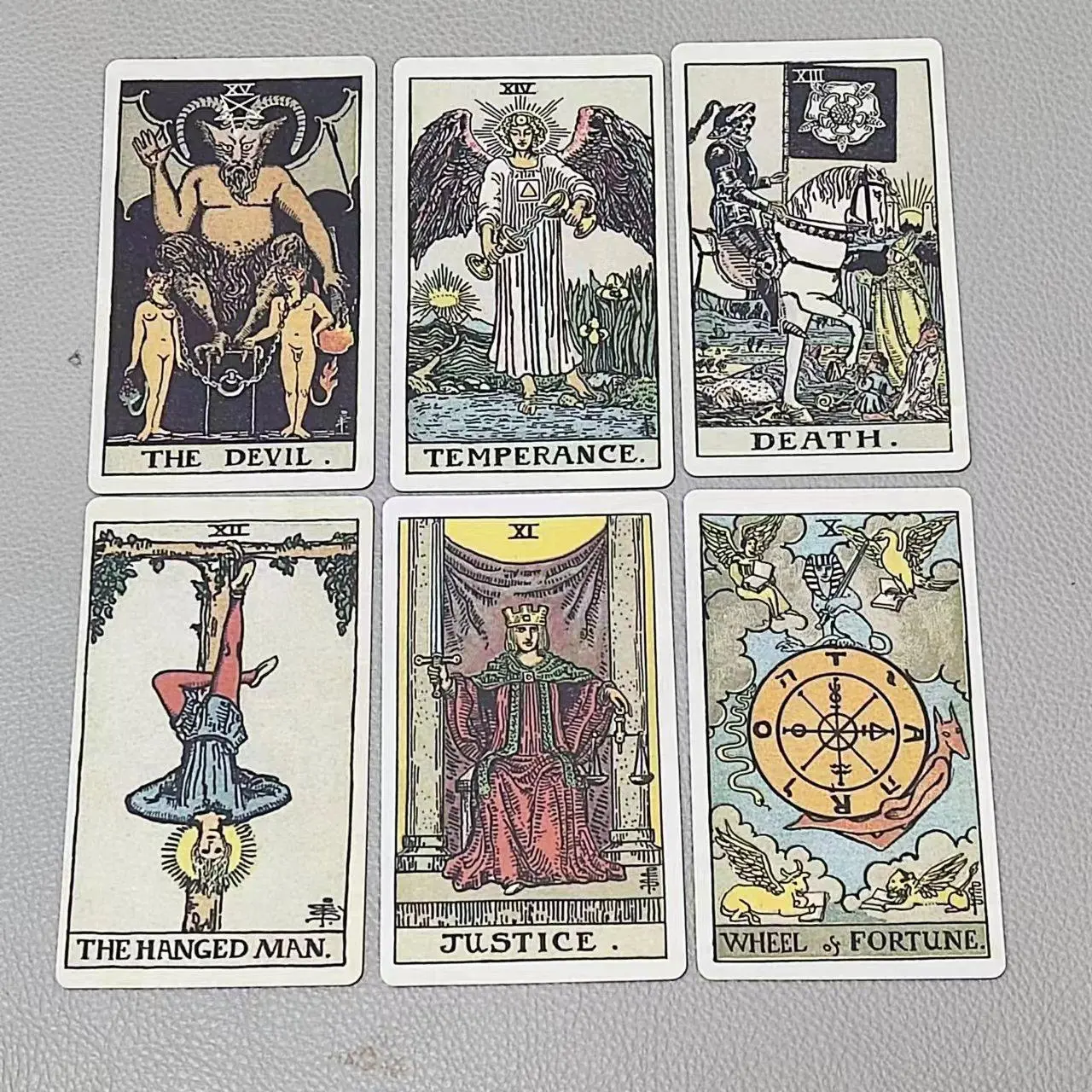 ไพ่ทาโรต์78ใบแบบคลาสสิกขนาด10. - Tarot Deck With Guidebook บทวิจารณ์และราคา